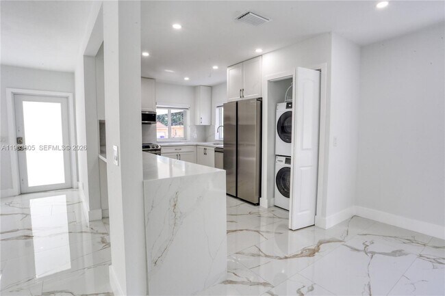 Building Photo - 3305 SW 2nd St