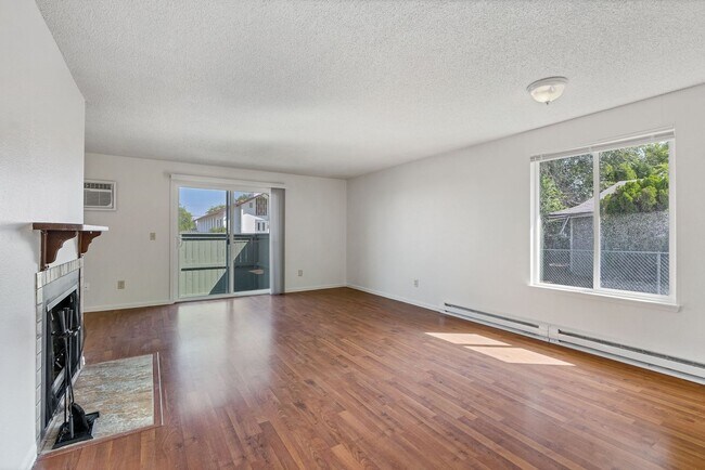 Foto del edificio - 6125 N Addison St