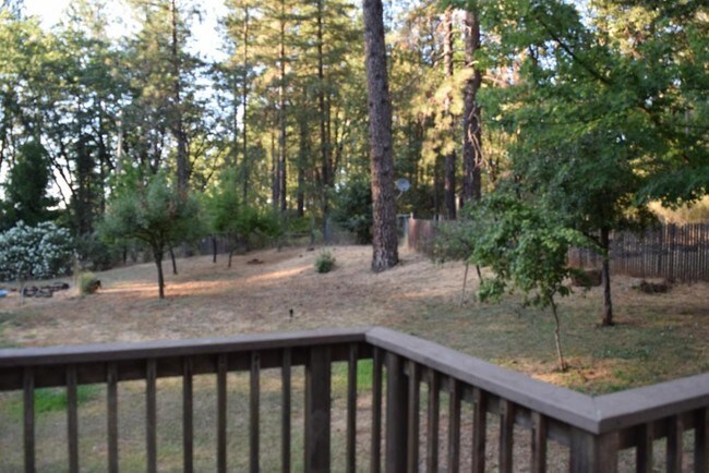 Building Photo - 10682 Quail Creek Rd