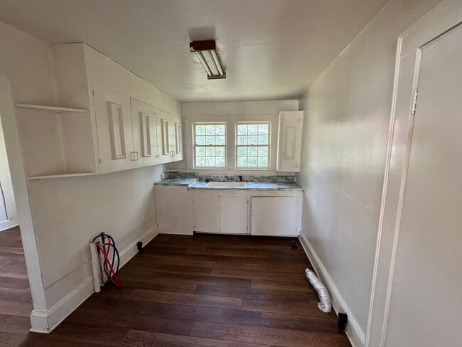 Foto del edificio - Duplex walking distance to Uptown Shelby, NC