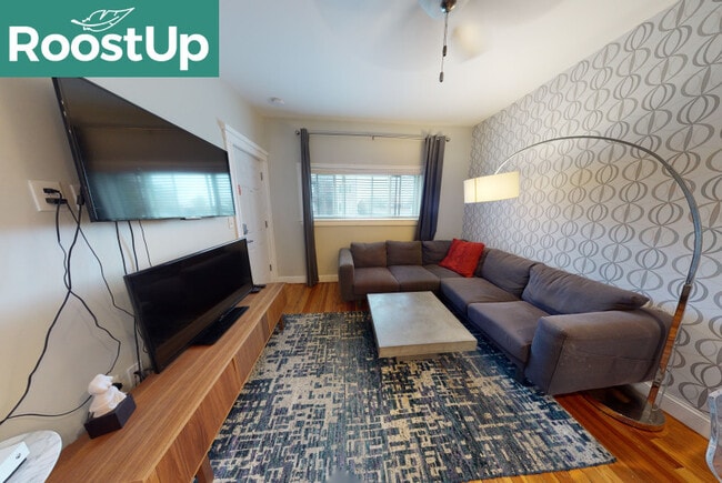 Foto del edificio - Furnished Private Bedroom in East Boston