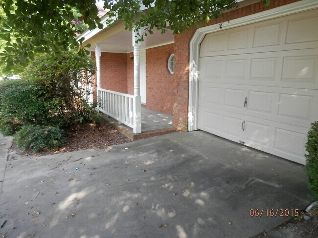 Foto del edificio - 631 Windhaven Dr