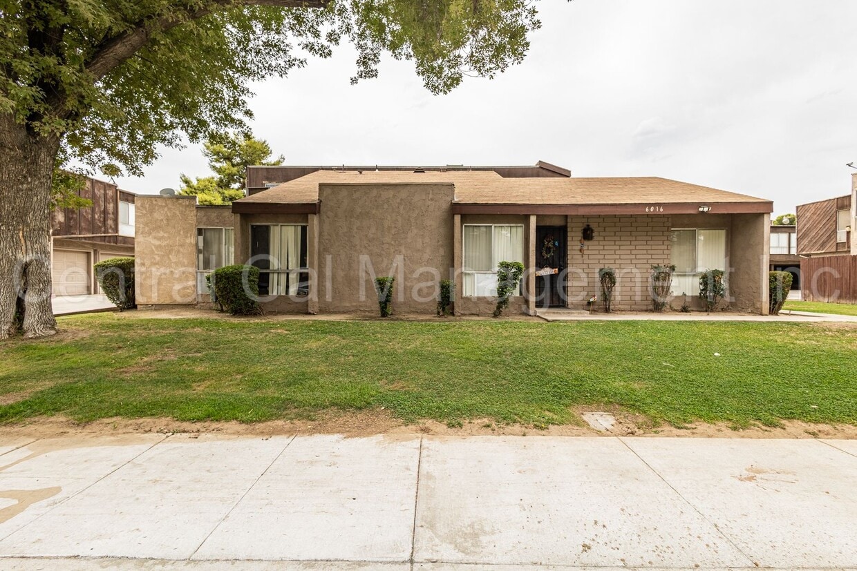 Primary Photo - 2 Bedroom/1 Bath Condo in the Southwest - ...
