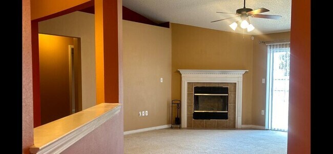 Foto del edificio - 267 Limestone Cir