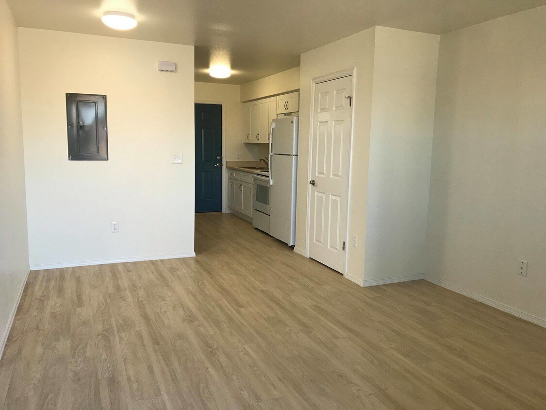 Foto principal - 6968 Alameda Ave
