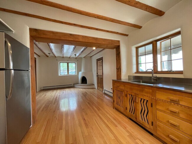 Building Photo - 703 Alto St