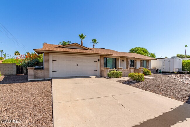 Foto del edificio - 5202 E Sheena Dr