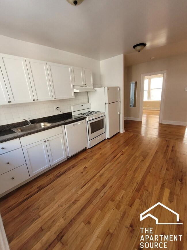 Building Photo - 5028 N Springfield Ave