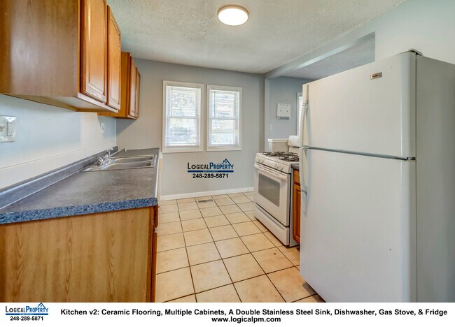 Building Photo - 2 Bed/ 1Bath Ranch w/, Stove, Fridge, Dish...