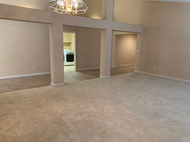 Building Photo - 4518 Avondale Cir