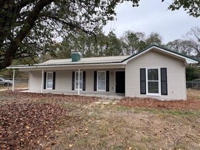 Building Photo - 106 Bonanza Dr