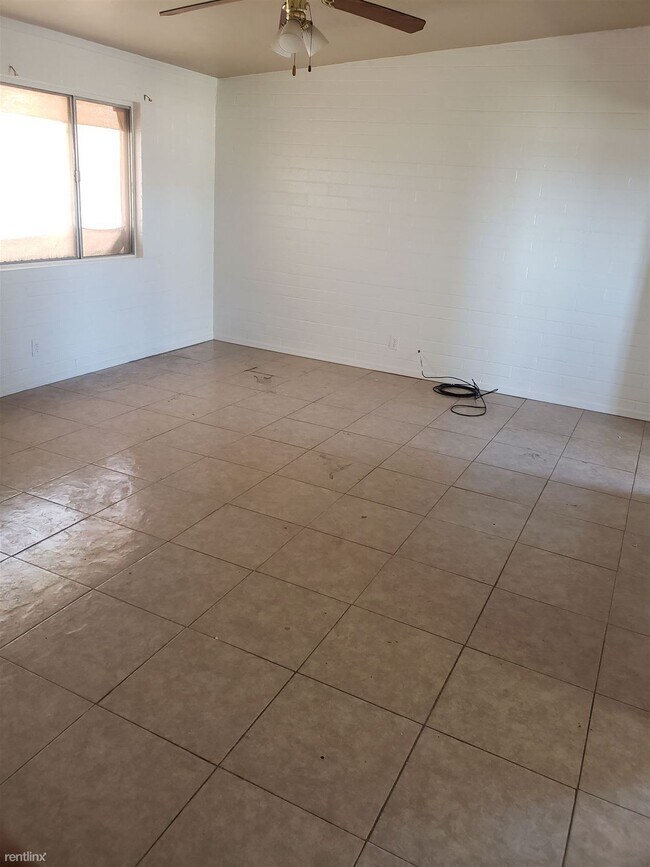 Building Photo - 3 br, 1 bath House - 3900 W Shira St