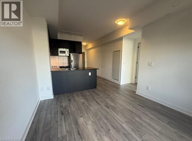 Building Photo - 3079 Trafalgar Rd