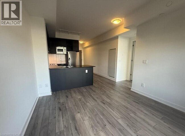 Photo du bâtiment - 3079 Trafalgar Rd