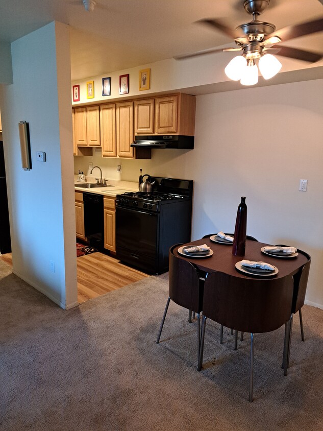 Kitchen/Dining Room - Hickory Woods