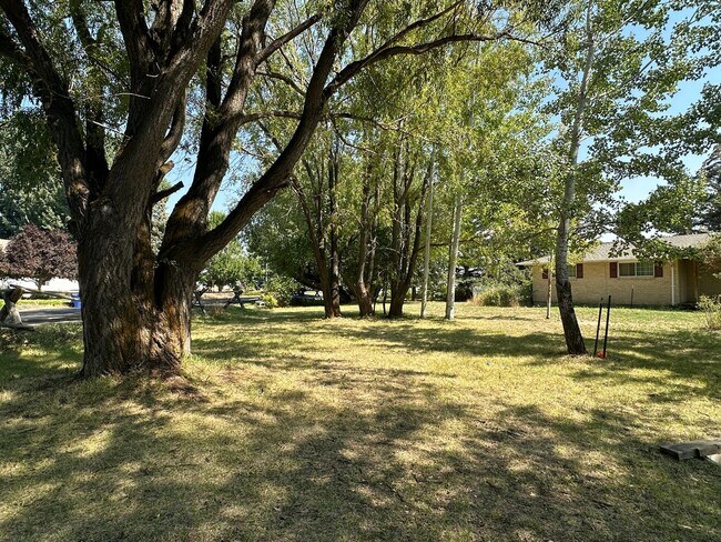 Foto del edificio - 4 bed 2.5 bath home in Rexburg with GAS AN...