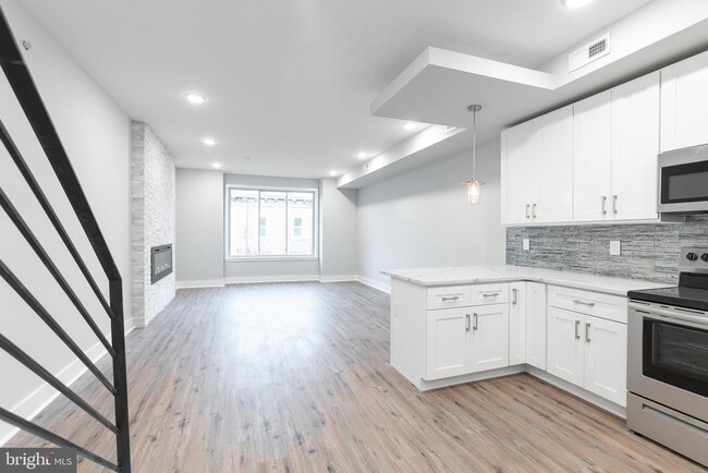 Building Photo - 1604 N 6th St