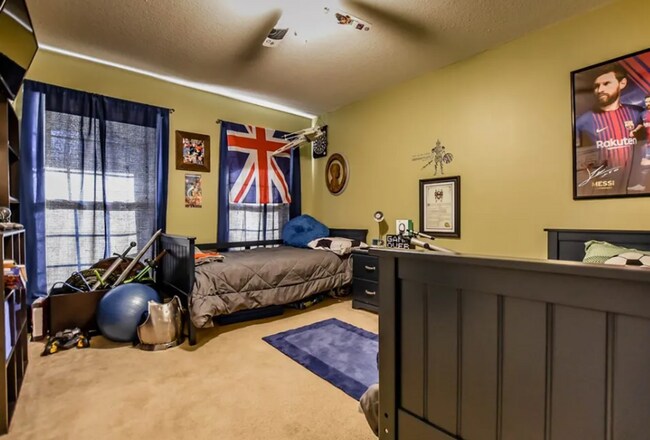 Foto del edificio - Spacious 3-Bedroom Home with Modern Amenit...