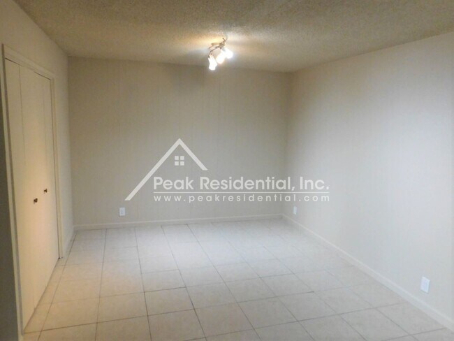 Foto del edificio - 2 br, 2 bath House - 117 Hoxsie Court #B