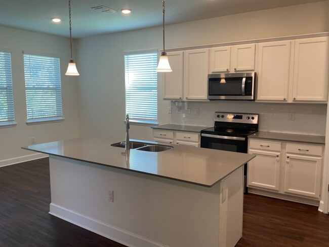 Building Photo - 1171 Walden Pond Dr