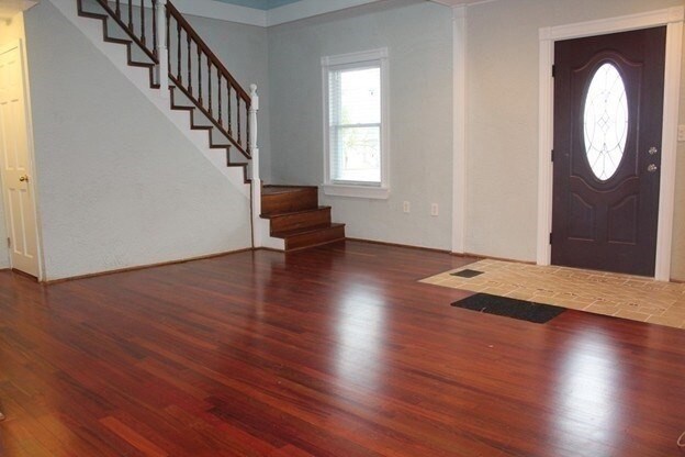 Foto del edificio - 80 E Division St