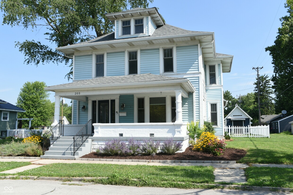 Primary Photo - 205 W 3rd St