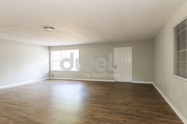 Foto del edificio - 778 Vincent Ave NE