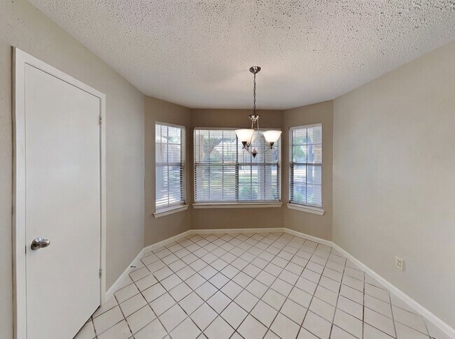 Foto del edificio - 21301 Grand National Ave