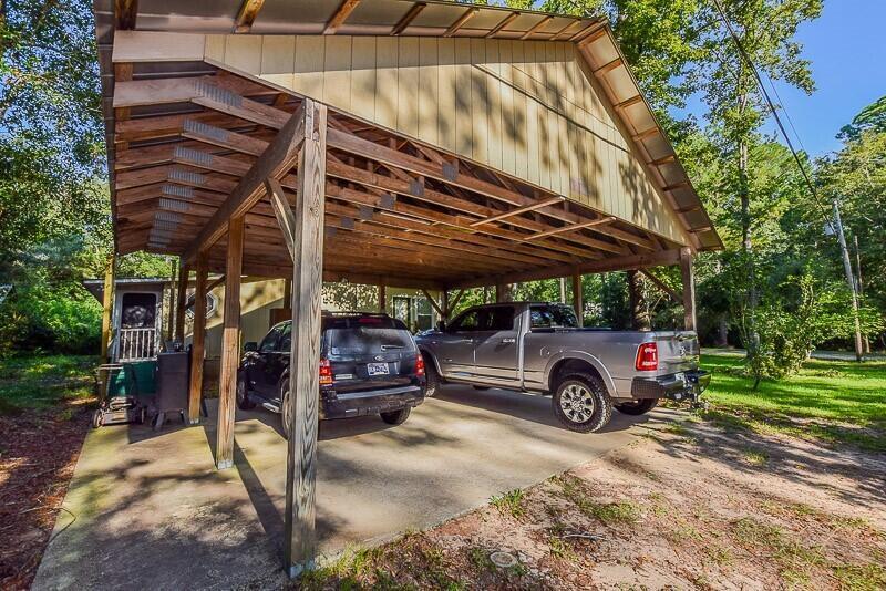 Primary Photo - 108 Tubbs Ln