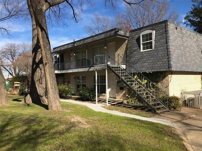 Building Photo - 1620 Handley Dr