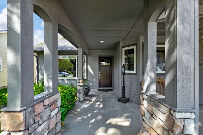 Building Photo - 4151 N Clearbrook Pl