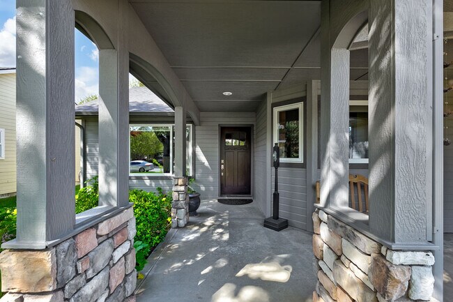 Foto del edificio - 4151 N Clearbrook Pl