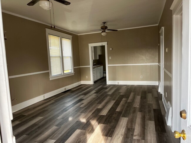 Building Photo - Welcome to this  charming central located ...