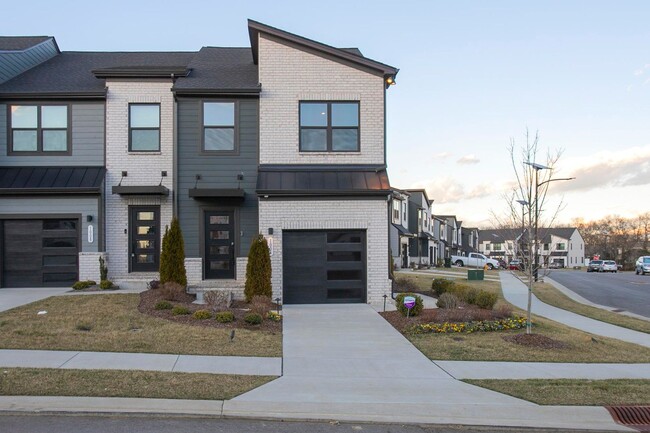 Building Photo - Beautiful Home in Gallatin!