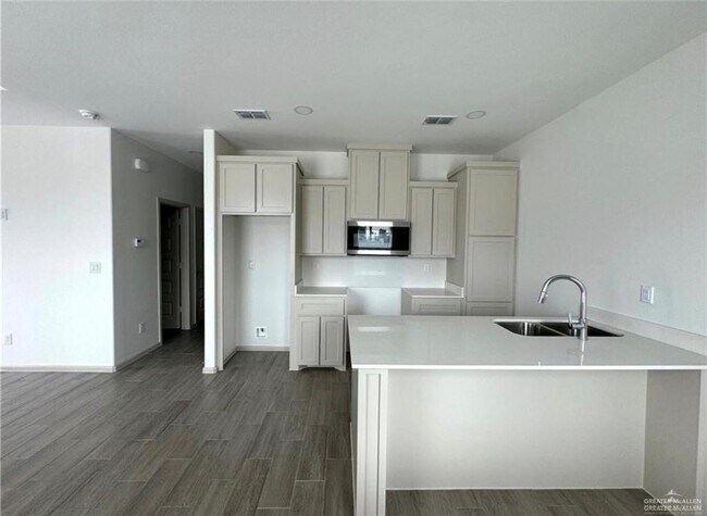 Foto del edificio - 13 N 58th St
