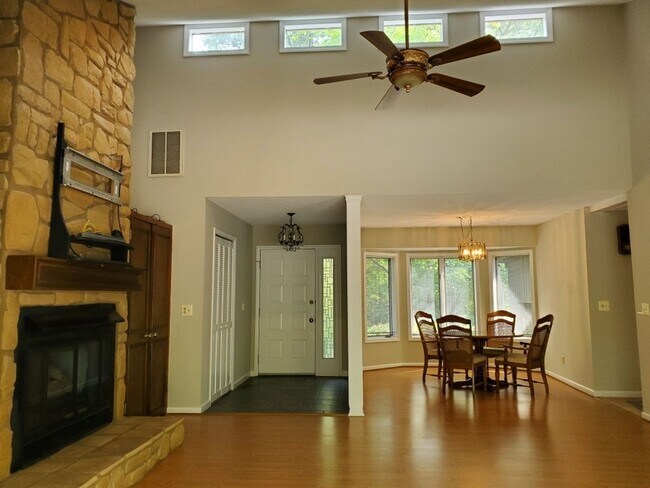 Foto del edificio - Welcome to 4020 Deer Track Trail