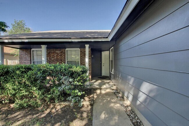 Building Photo - Great Home in North West Austin!