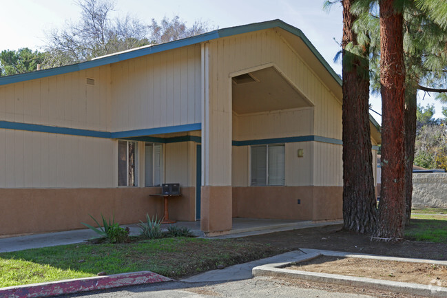 Building Photo - Parkside Apartments