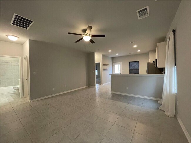 Foto del edificio - 312 Ancellotta Wy