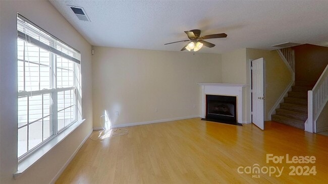 Foto del edificio - 482 Robin Reed Ct