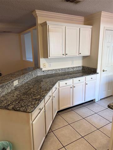 Building Photo - 10617 Pineview Ln