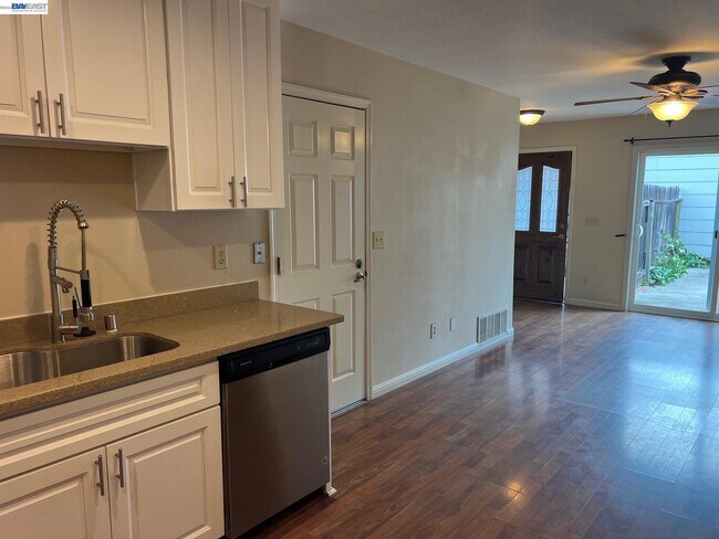 Foto del edificio - 4117 Bristlecone Way