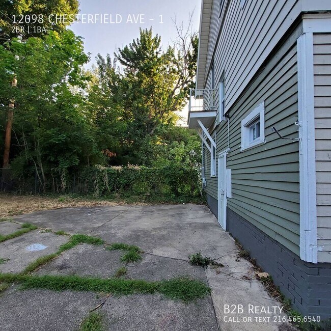 Foto del edificio - 12098 Chesterfield Ave