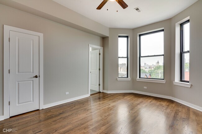 Building Photo - 734 N Throop St