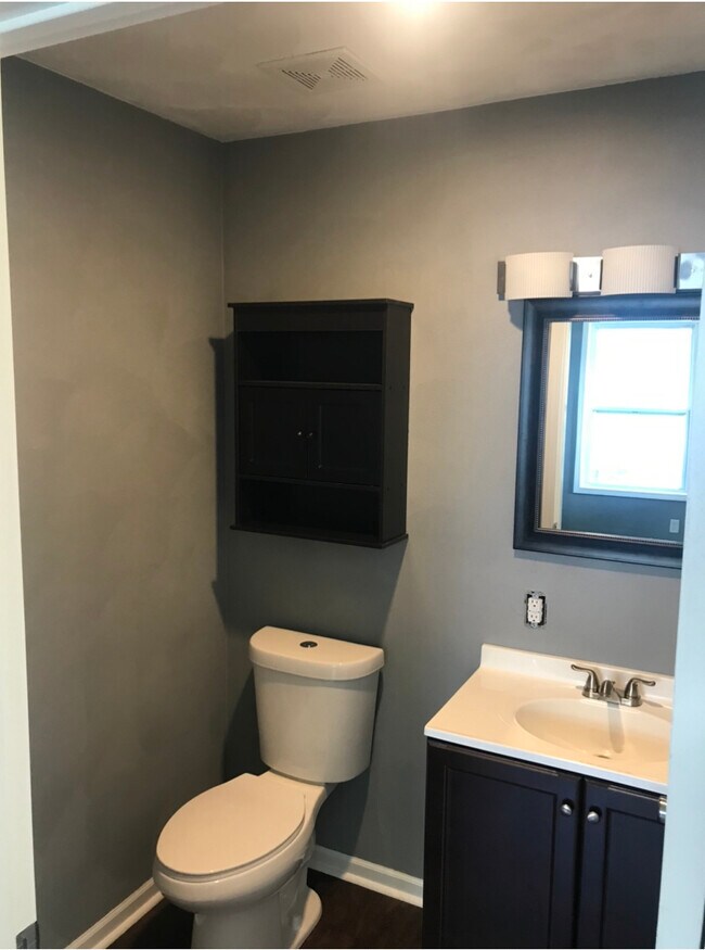 Half bath - 214 N Horsman St