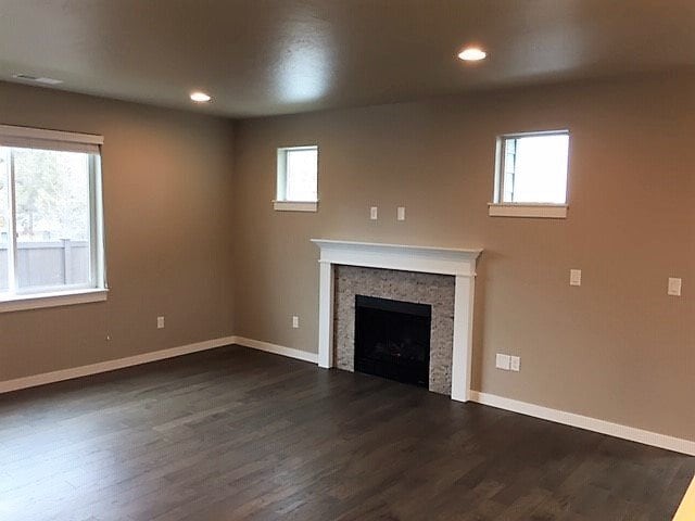 Building Photo - Spacious 3 Bed/2.5 Bath Single Family Home in Leehaven