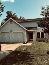 Building Photo - 10803 El Salido Pkwy