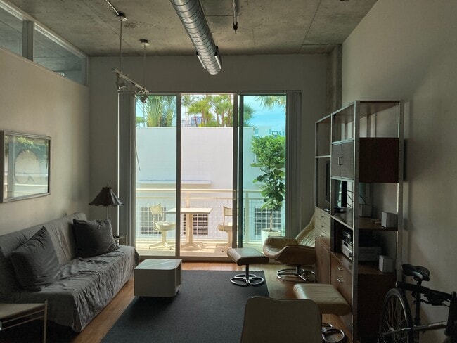 Foto del edificio - 2001 Biscayne Blvd