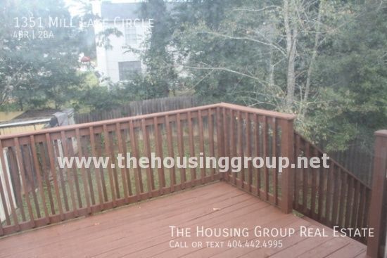 Foto del edificio - Stone Mountain Home- Showings Start Soon