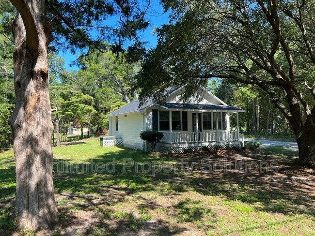 Building Photo - 6712 Myrtle Grove Rd